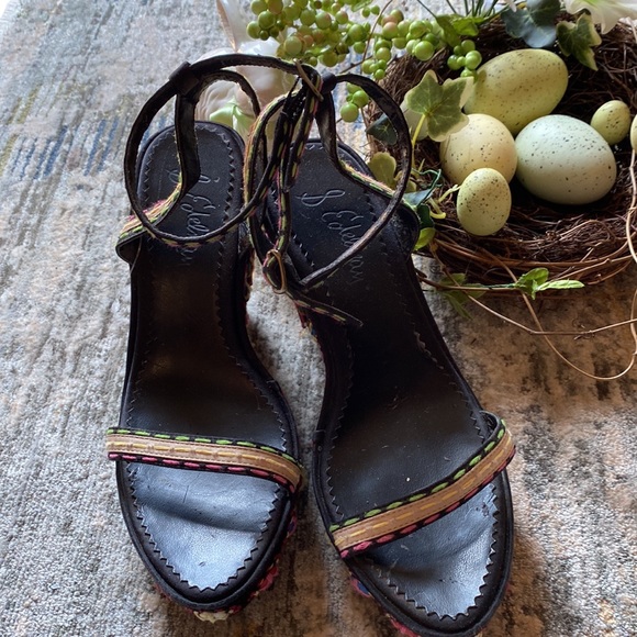 Platform Wedges, Sandals. Multi-Color Embroidery & Buttons. Sam Edelman. Size 7 - Picture 9 of 13